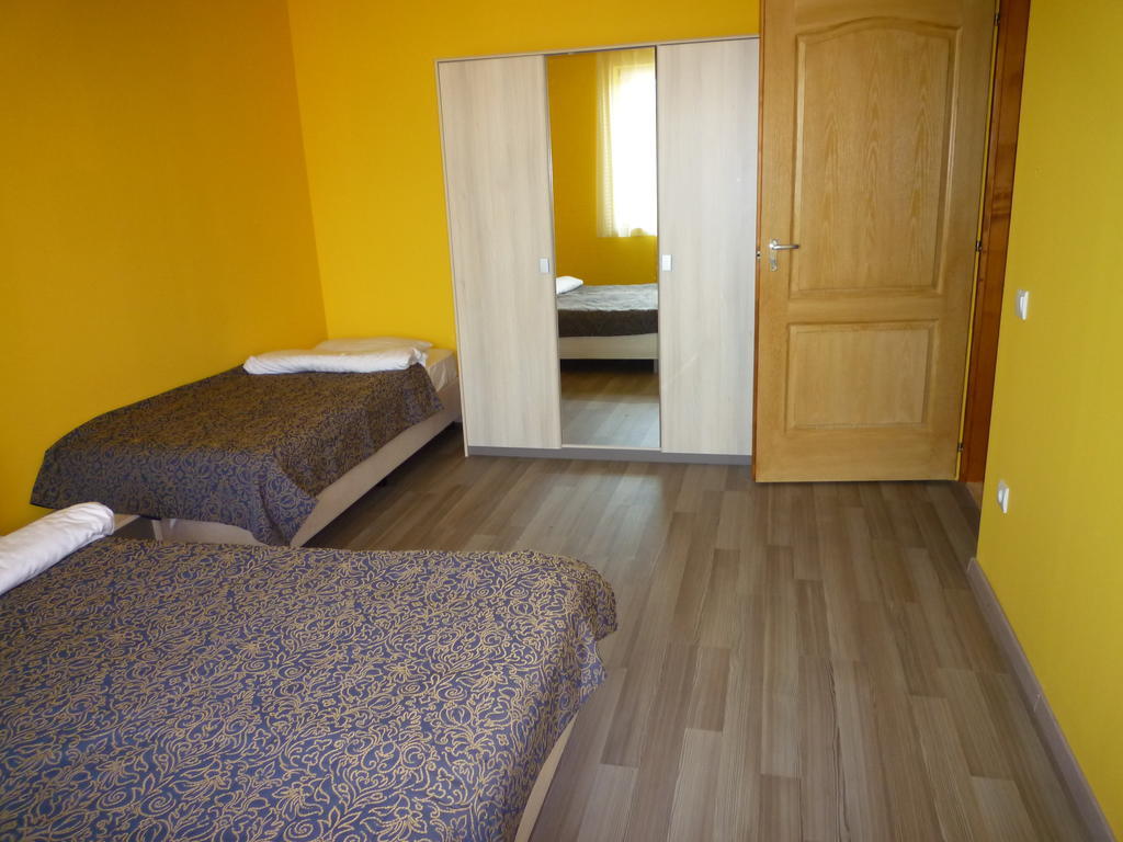 Farkasverem Vendeghaz Hotel Nyirtura Luaran gambar